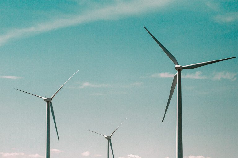 Énergie : L’éolienne gagne du terrain en Europe malgré son impopularité en France