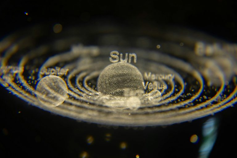 Vers une nouvelle ère spatiale : la Planète Neuf et les oasis martiennes